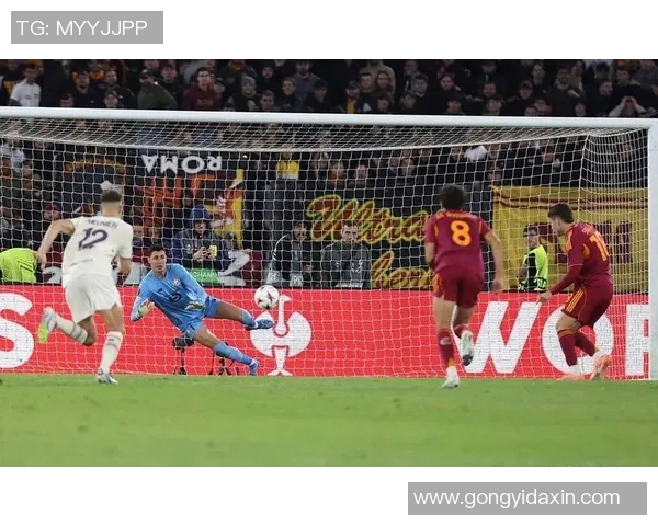 足球明星挑战点球绝技 精准射门背后的训练与技巧揭秘